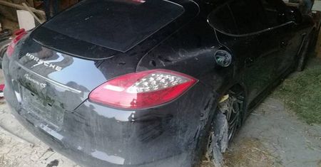 Lublin: Stodoła, a w niej skradzione porsche. Policjanci zatrzymali trzech mężczyzn