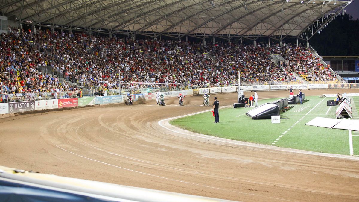 pełne trybuny Stadionu Olimpijskiego