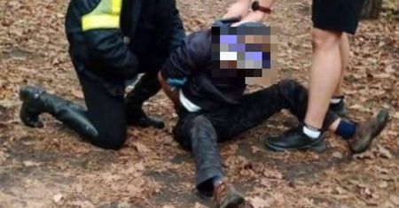 Łódź. "Antymaseczkowy heros" bił kijem i zdejmował ludziom maski