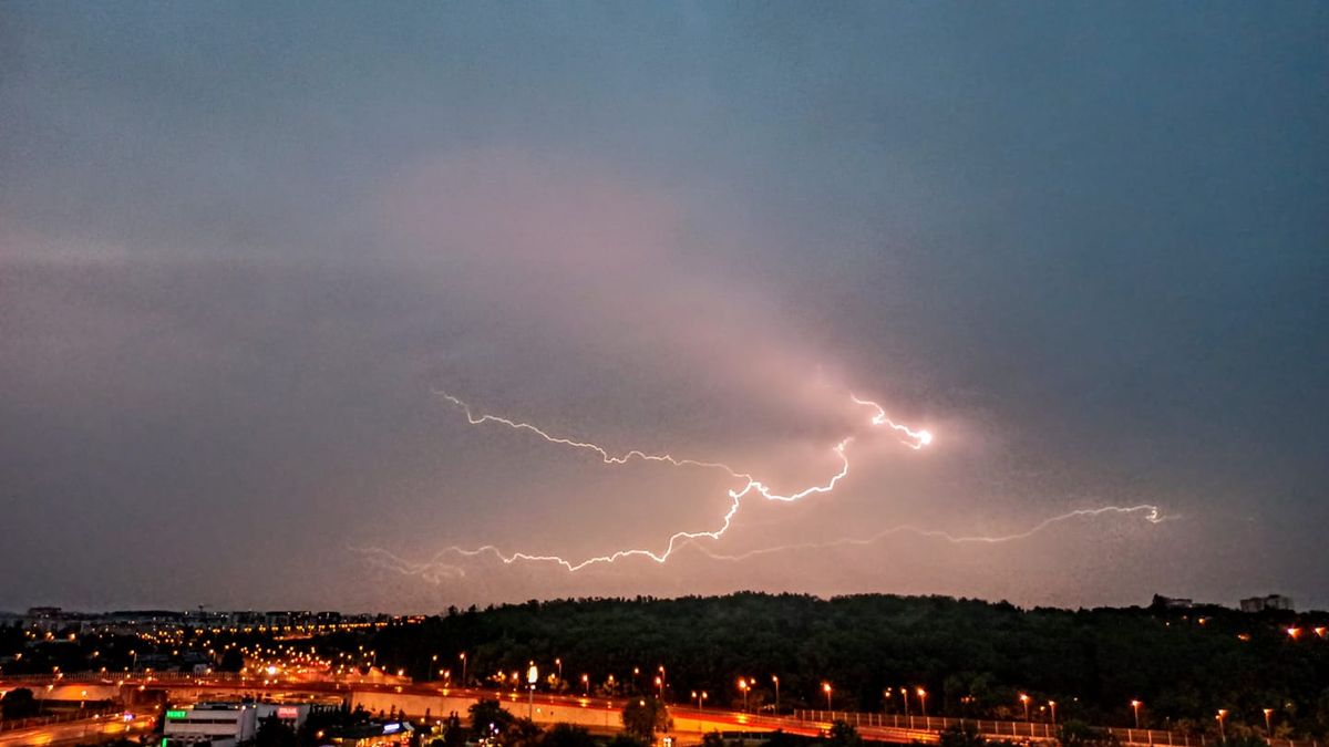 burza lublin wyładowanie