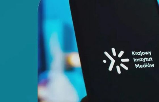 Wielka wyprzedaż w Krajowym Instytucie Mediów. Do kupienia komputery i smartfony