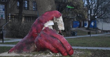 Plac Kaczyńskiego w Lublinie. 37-latek zrobił to już drugi raz
