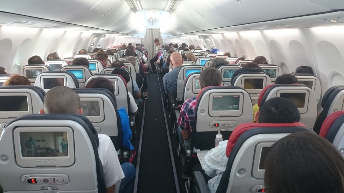 Przejście do toalety bywa w samolocie trudne