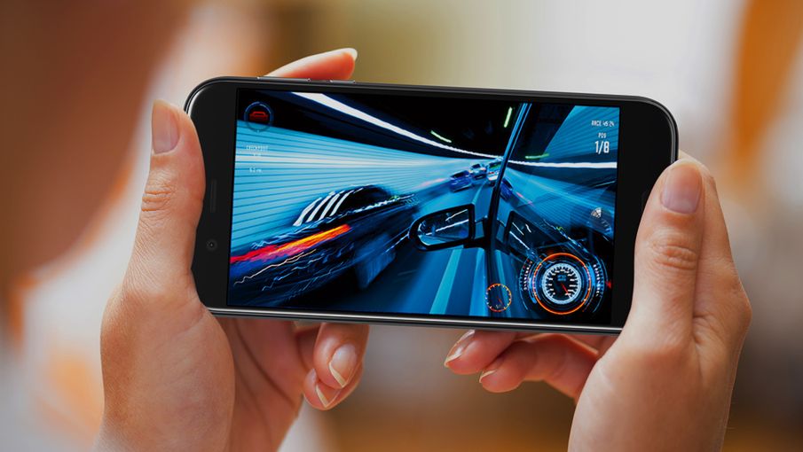 Jako pierwsi zrobili bezramkowego smartfona, a teraz... 4