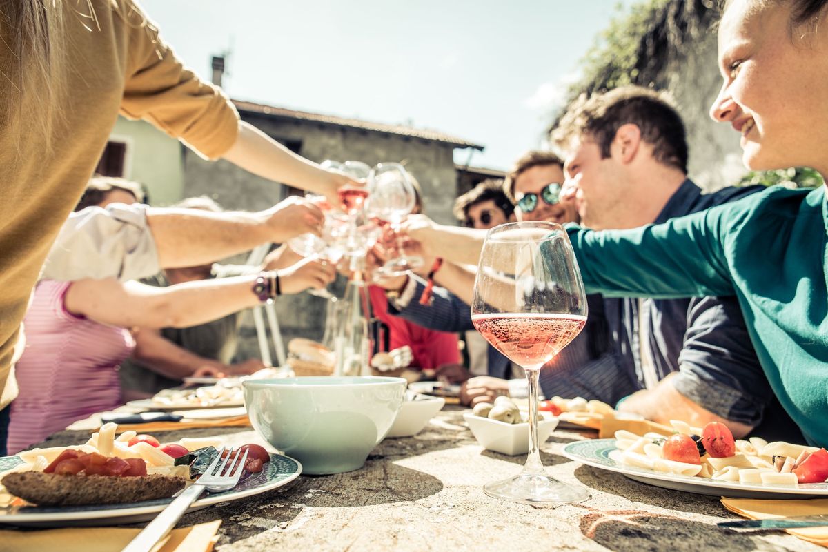 Letnie przyjęcie - co w roli aperitifu?