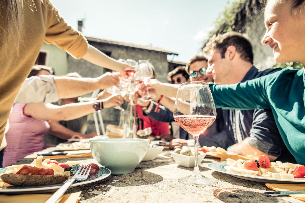 Letnie przyjęcie - co w roli aperitifu?