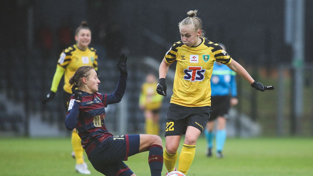 Materiały prasowe / GIEKSA FOTO / Tomasz Błaszczyk / Na zdjęciu: mecz Pogoń Szczecin - GKS Katowice