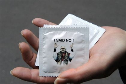 Prezerwatywy tylko na dowód osobisty?