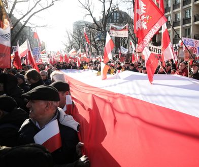 Tłumy na ulicach Warszawy. "Obrońmy naszą suwerenność"