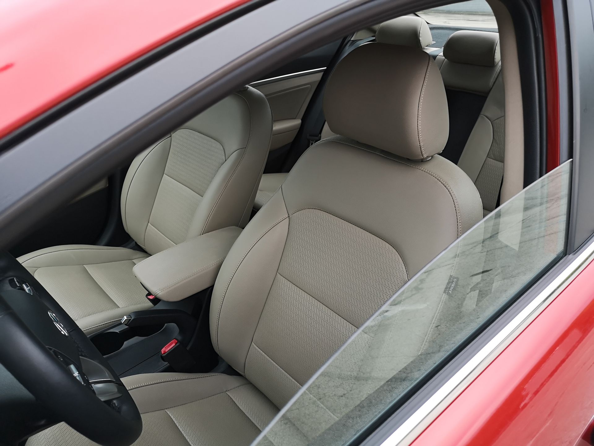 Hyundai Elantra: Hyundai SmartSense, Android Auto i kamera cofania 20