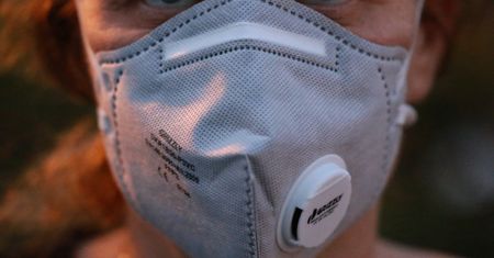 WHO rozważa zalecenie noszenia masek w miejscach publicznych