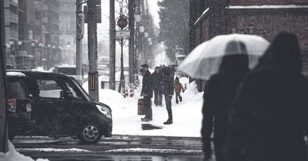 Niedziela z rozpogodzeniami na zachodzie. Reszta kraju pod chmurami, może padać śnieg