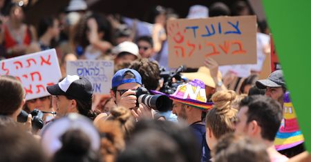 Tysiące Argentyńczyków wspierają Cristinę Kirchner na masowym wiecu przed Sądem Najwyższym w Buenos Aires