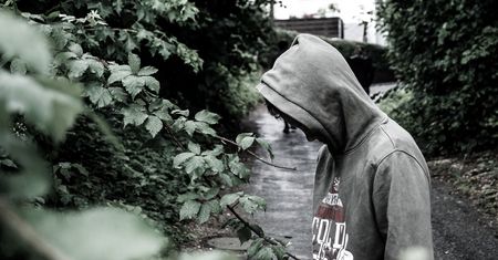 Depresyjni, nieszczęśliwi i siedzący w Internecie – zdrowie psychiczne polskich nastolatków w coraz gorszym stanie