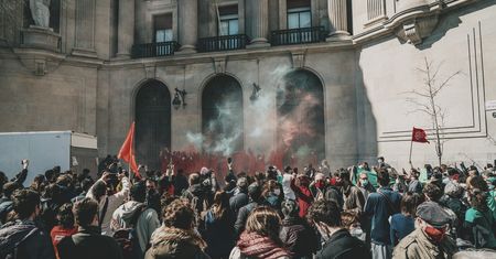 Policja w Salonikach zderza się z protestującymi w rocznicę powstania politechnicznego
