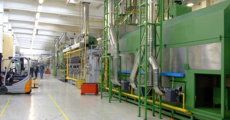 Inflacja i wzrost kosztów produkcji uderzają w polskie firmy. Część z nich szuka okazji do ograniczenia wzrostów, inwestując za granicą