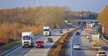 Rejestracja aut ciężarowych prawie cztery razy wyższa niż rok temu.