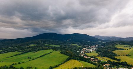 Środa deszczowa i burzowa. Będzie chłodniej