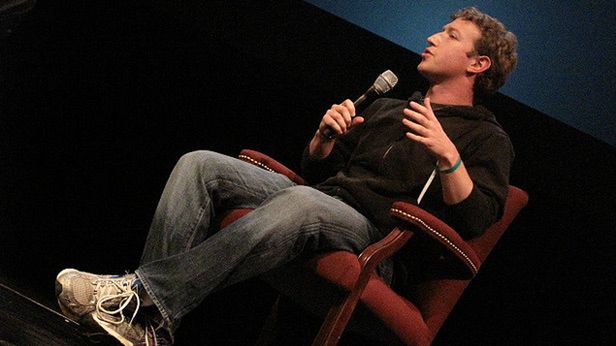 Facebook ma mniejszy ruch z wyszukiwarek. Nie tylko z Google'a, ale i z Binga 1