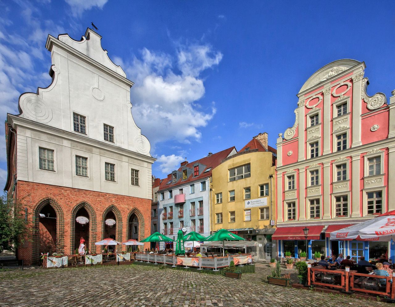 Kiedy otwarte zostaną hotele, restauracje, galerie handlowe i siłownie?