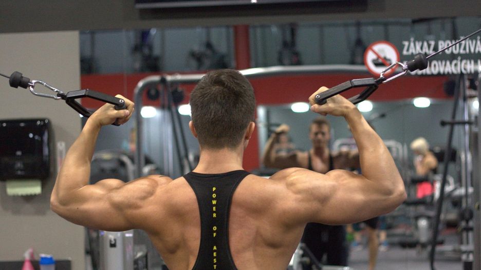 Nielegalne interesy karmiących matek. Kobiety sprzedają swoje mleko za oszałamiające kwoty