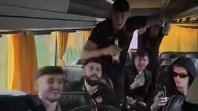 Jechali autokarem po wielkim sukcesie. Nagrali, co tam się działo