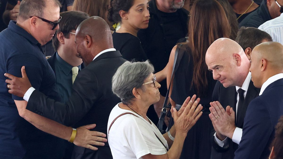 Zdjęcie okładkowe artykułu: Getty Images / Mario Tama / Gianni Infantino podczas pogrzebu Pelego