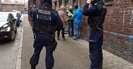 Katowice. Napadł z nożem w ręku na placówkę kredytowo-pożyczkową