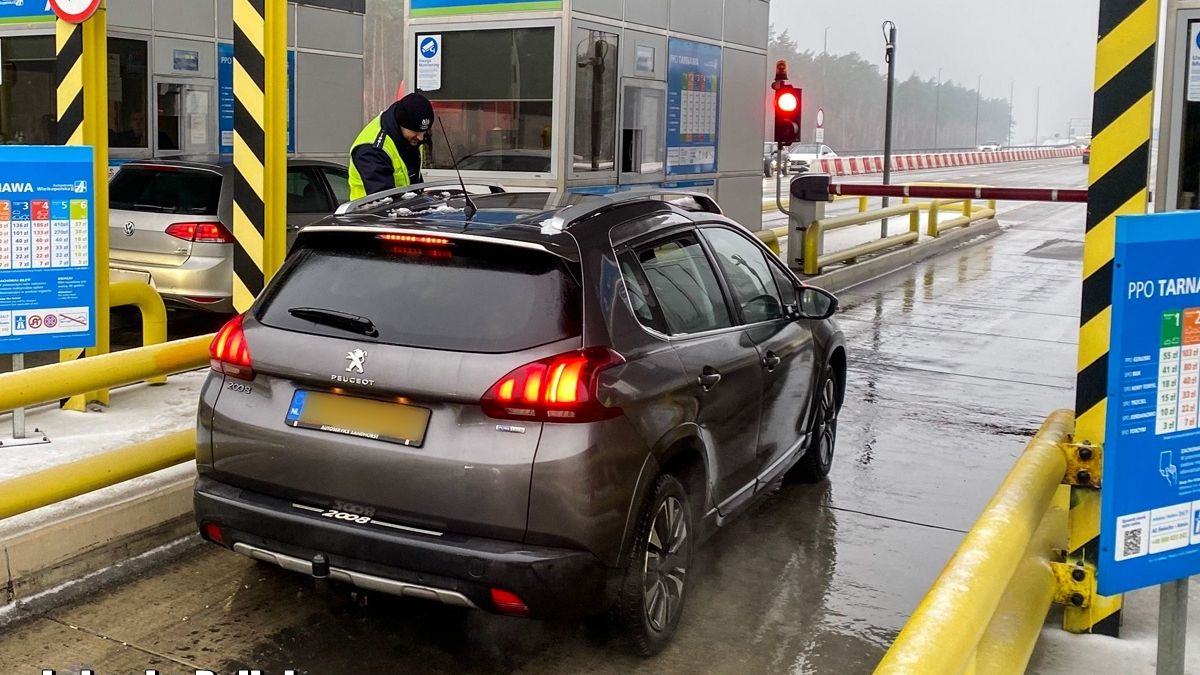 Wjazd na płatny odcinek autostrady - badanie trzeźwości