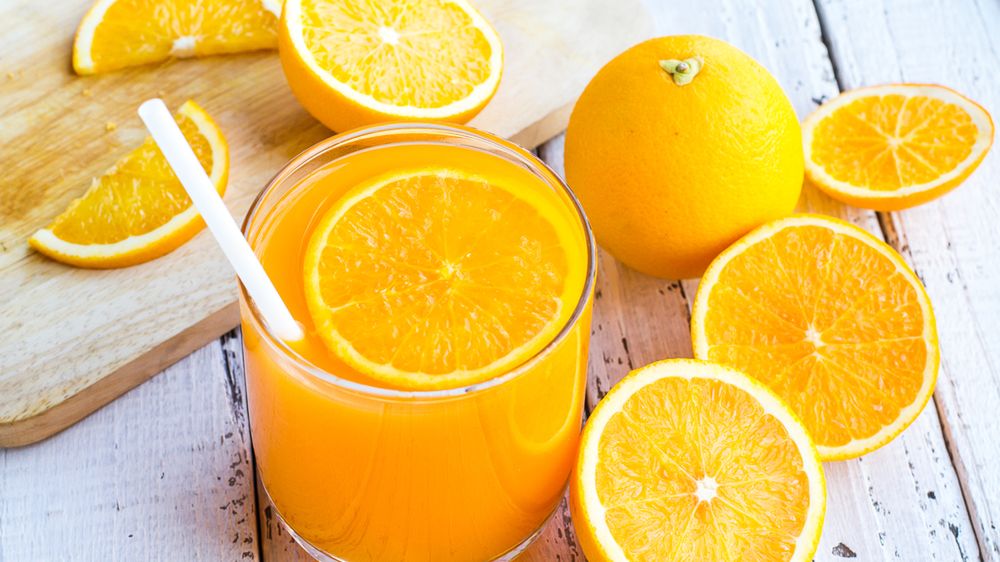 Świeży sok pomarańczowy