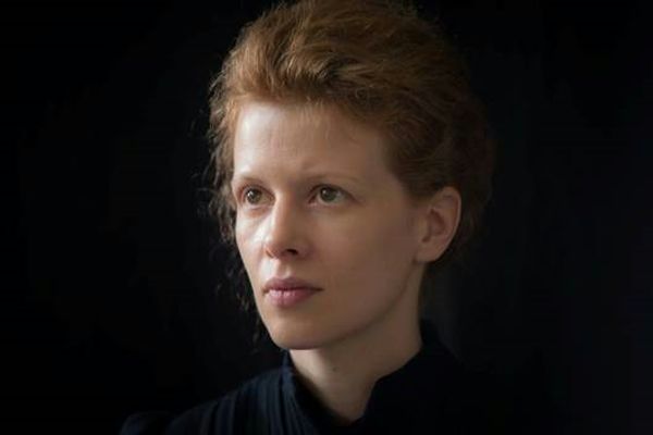 Karolina Gruszka jako "Maria Curie"