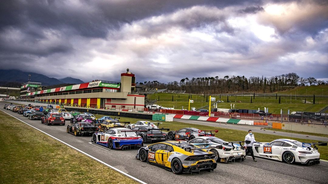 Zdjęcie okładkowe artykułu: Materiały prasowe / Sportklub / 12h Series Mugello