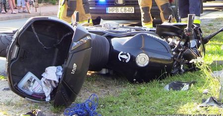 Pijany i bez prawa jazdy. Motocyklista miał mnóstwo szczęścia