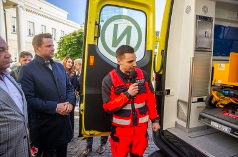 Warszawa. O zdrowie maluchów. Nowoczesny ambulans dla noworodków