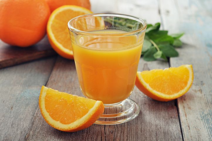 Sok pomarańczowy z soku zagęszczonego