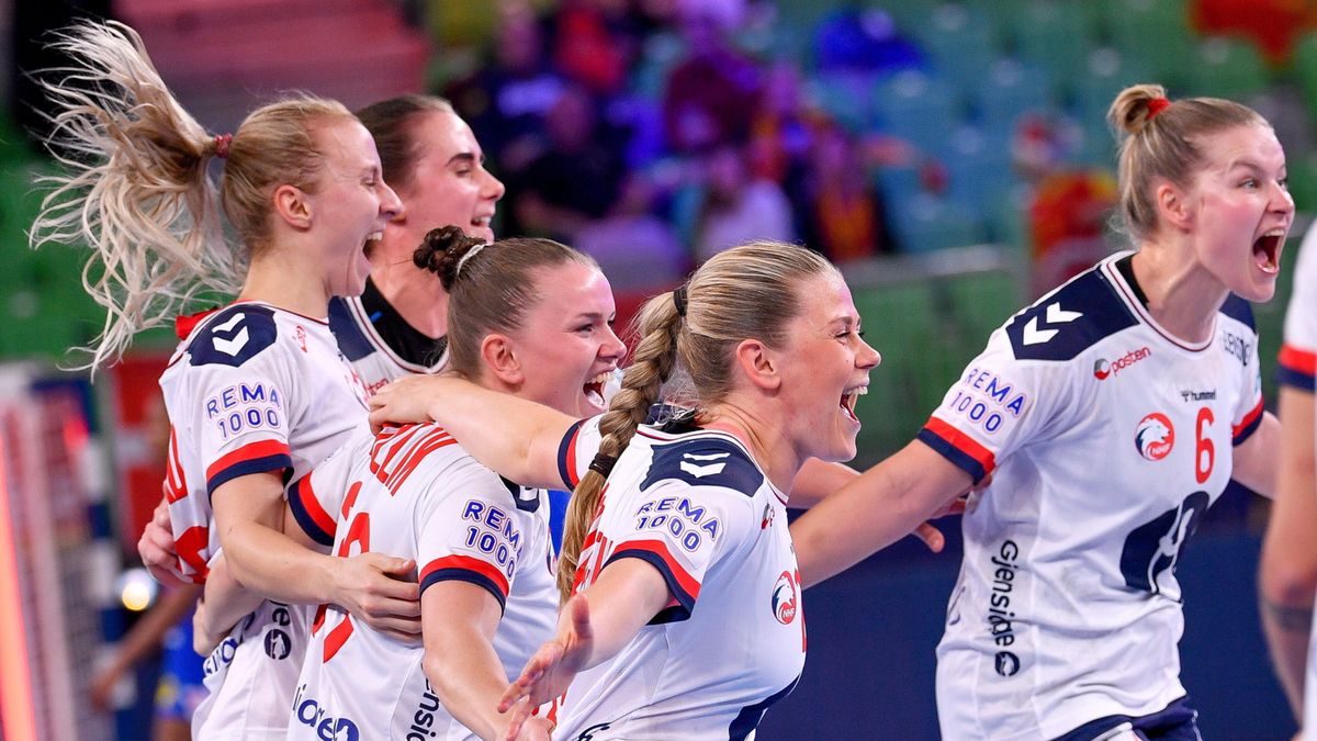 PAP/EPA / ANTONIO BAT  / Na zdjęciu: radość szczypiornistek Norwegii