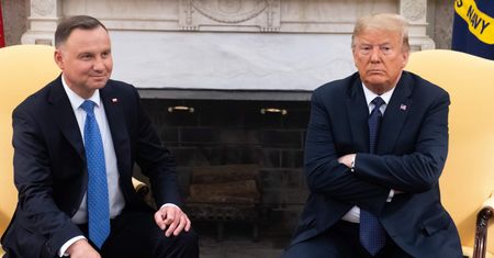 Donald Trump gratuluje Andrzejowi Dudzie reelekcji. Kurtuazja, a może biznesowa strategia?