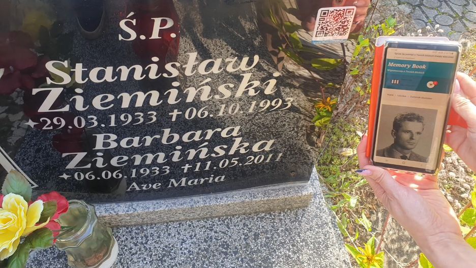Kody QR na nagrobkach już w Polsce