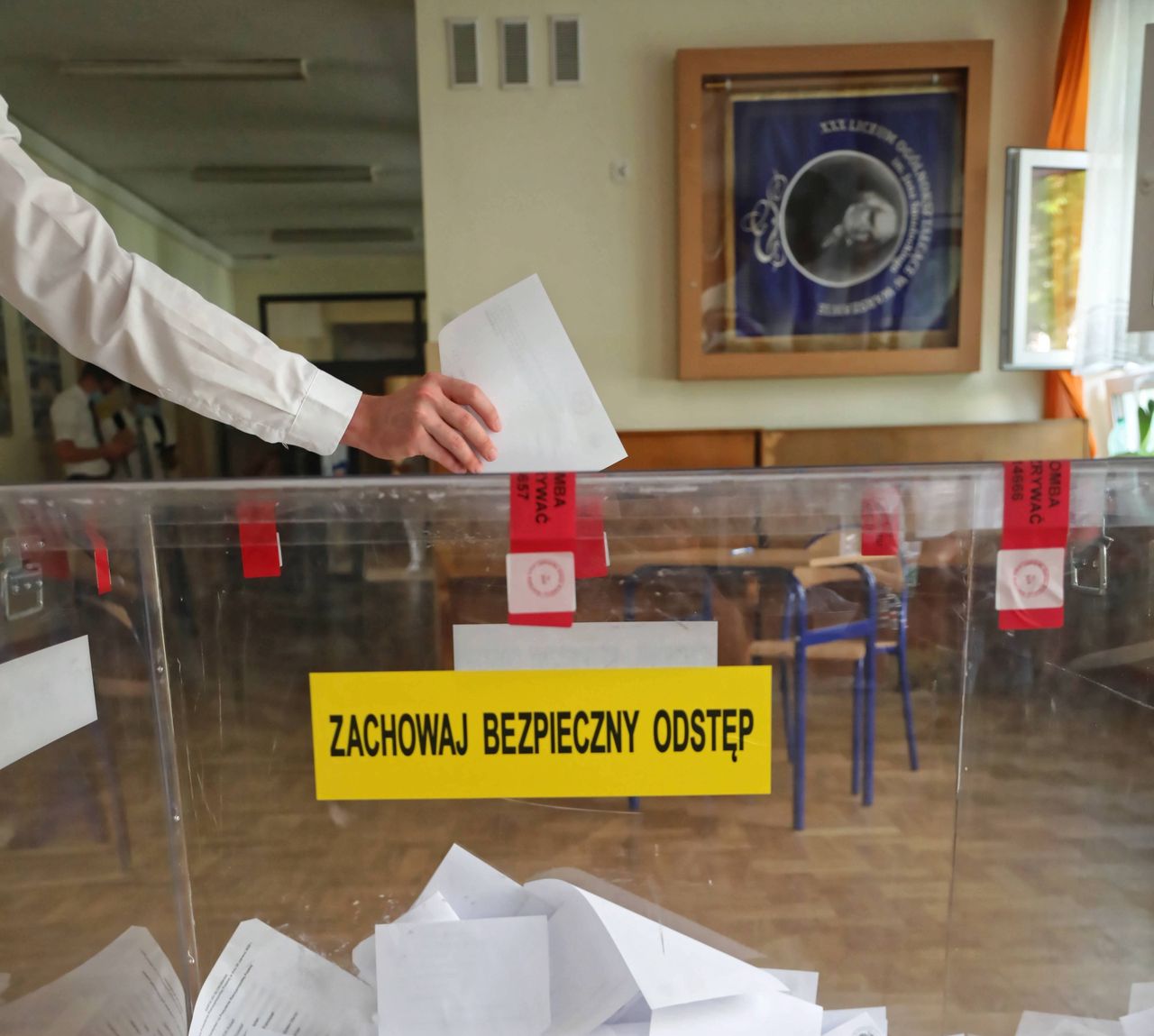 Mają pilnować wyborów w Polsce. Prześwietlono, kim są
