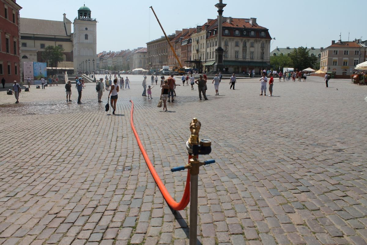 Kurtyny wodne już od wtorku!