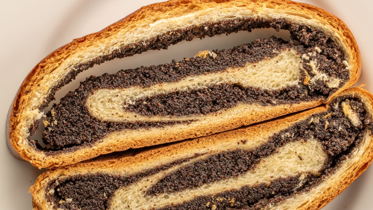 Co zrobić, żeby świąteczny makowiec się nie rozwarstwiał?