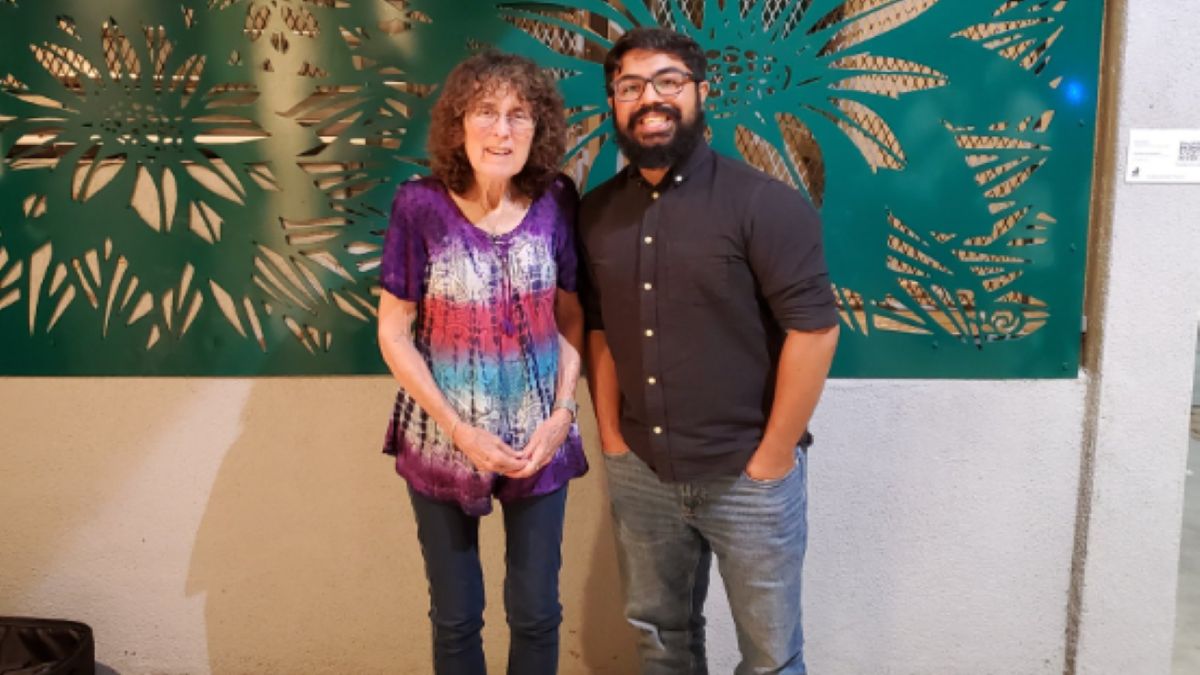 Jamil Jan Kochai uważa, że to dzięki swojej nauczycielce dziś odnosi sukcesy jako pisarz