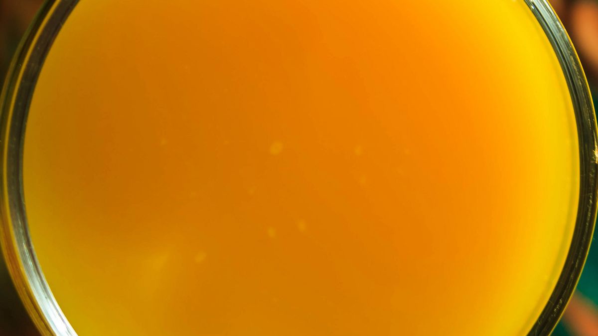 Sok pomarańczowy z soku zagęszczonego bez dodatku cukru, rozcieńczony wodą 1:3