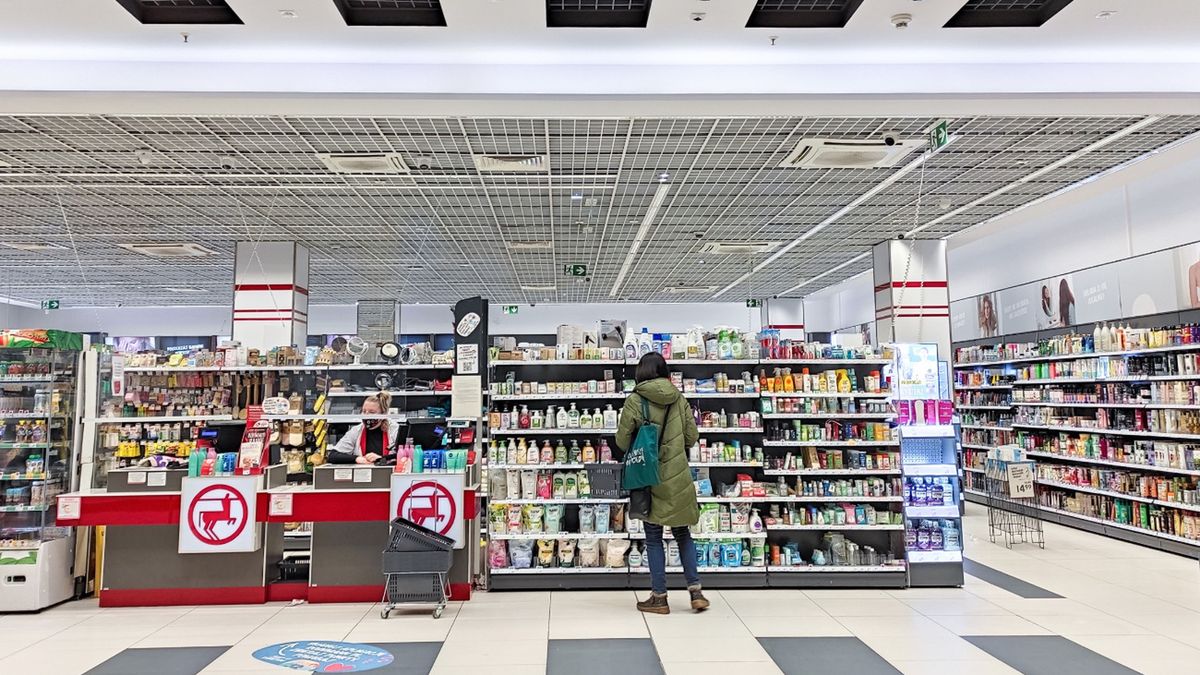 Sanepid wykrył zanieczyszczenia w produktach z Rossmanna