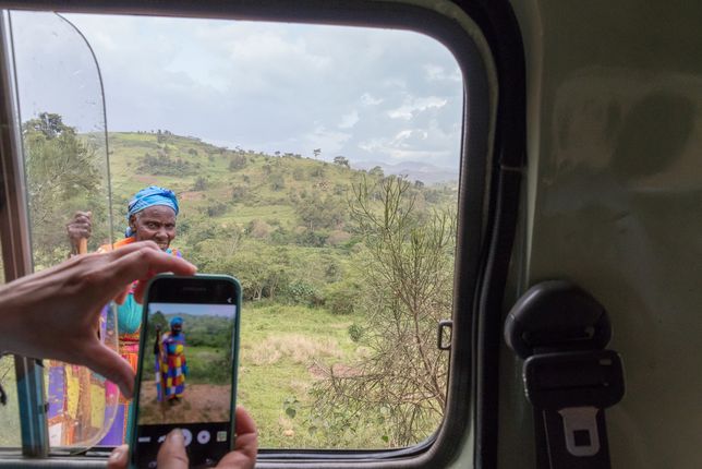 Za robienie zdjęć w Ugandzie, bez zgody tubylców, można zapłacić mandat 