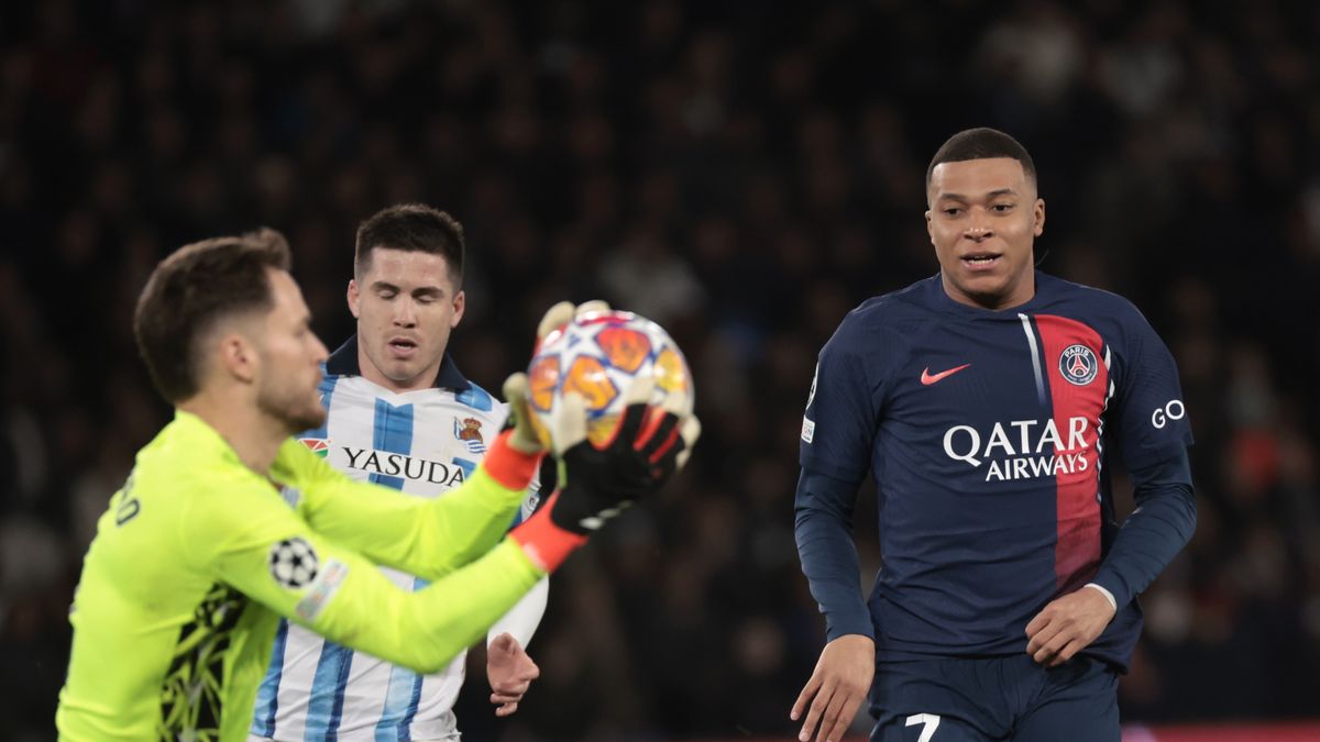 PAP/EPA / PAP/EPA/CHRISTOPHE PETIT TESSON / Piłkarze PSG o ćwierćfinał Ligi Mistrzów walczą z Realem Sociedad