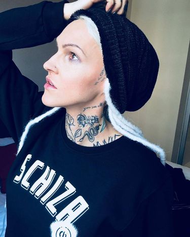 Agnieszka Chylińska - tatuaż na twarzy