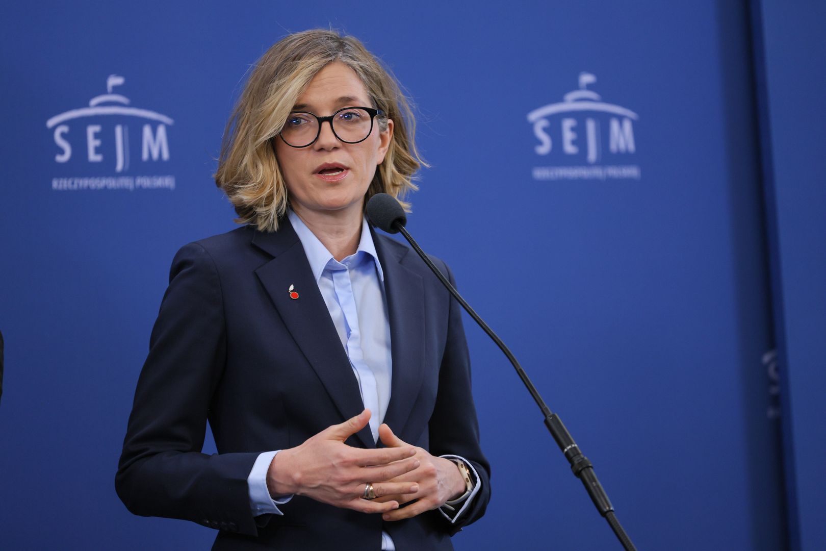 Magdalena Biejat
Warszawa, 09.04.2025. Wybory Prezydenta RP 2025 - kampania. Wicemarsza�kini Senatu, kandydatka Lewicy w zbli�aj�cych si� wyborach na fotel prezydenta RP Magdalena Biejat na konferencji prasowej w Sejmie w Warszawie, 9 bm. nt. aktualnej sytuacja w ochronie zdrowia. (aldg) PAP/Rafa� Guz
Rafa� Guz
kandydatka, konferencja, prasowa, sejm, wybory