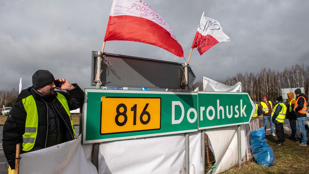 Protest rolników przed polsko-ukraińskim przejściem granicznym w Dorohusku