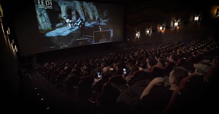 Na tak dużym ekranie okazję miało zagrać niewielu. Świetna akcja dla fanów Star Wars